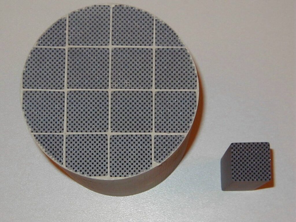 Ceramic Honeycomb and Catalyst Carriers drying with GEM Band Dryer